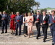 Навечно в сердцах. Участники медиафорума в Гомеле возложили цветы к памятному знаку жертвам геноцида