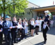 Последний звонок сегодня прозвенел для выпускников школ Слонимщины