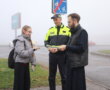 В Слониме пешеходам вручили более 250 фликеров